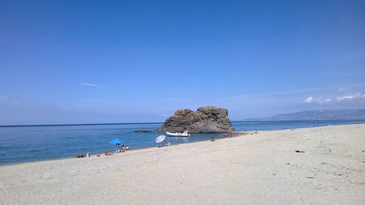 Sosta Camper Praiola&camere Palmi Esterno foto